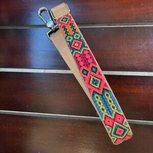 BEAUTIFUL CONSUELA WRISTLET STRAP